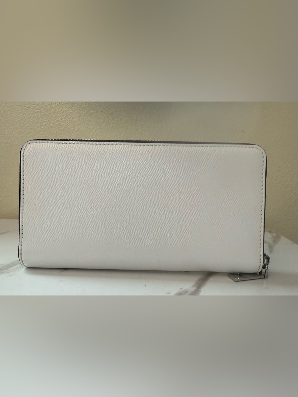 Marc Jacobs Continental Wallet, PU, Textured, Color is Cotton, NWT - Picture 2 of 9